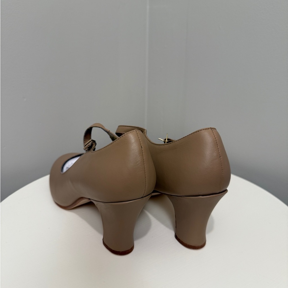 Capezio Manhattan Character Shoe 9W - Picture 2 of 4